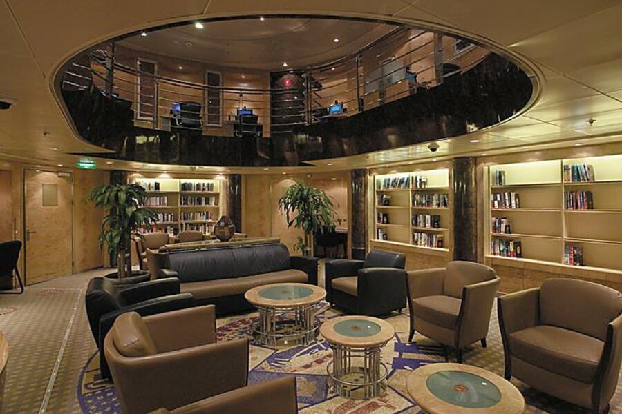 RCI Library & Card room.jpeg